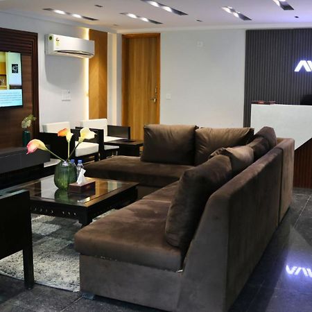 Ava Hotels And Corporate Suites Гургаон Экстерьер фото